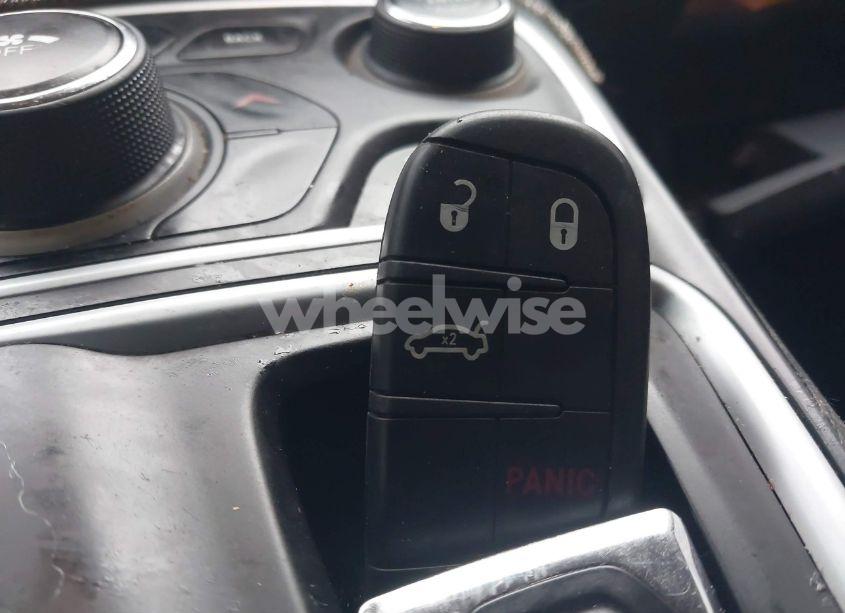 Photo 11 of 2015 Chrysler 200 LIMITED (VIN 1C3CCCAB1FN502604)