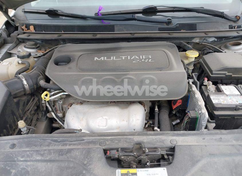 Photo 10 of 2015 Chrysler 200 LIMITED (VIN 1C3CCCAB1FN512985)