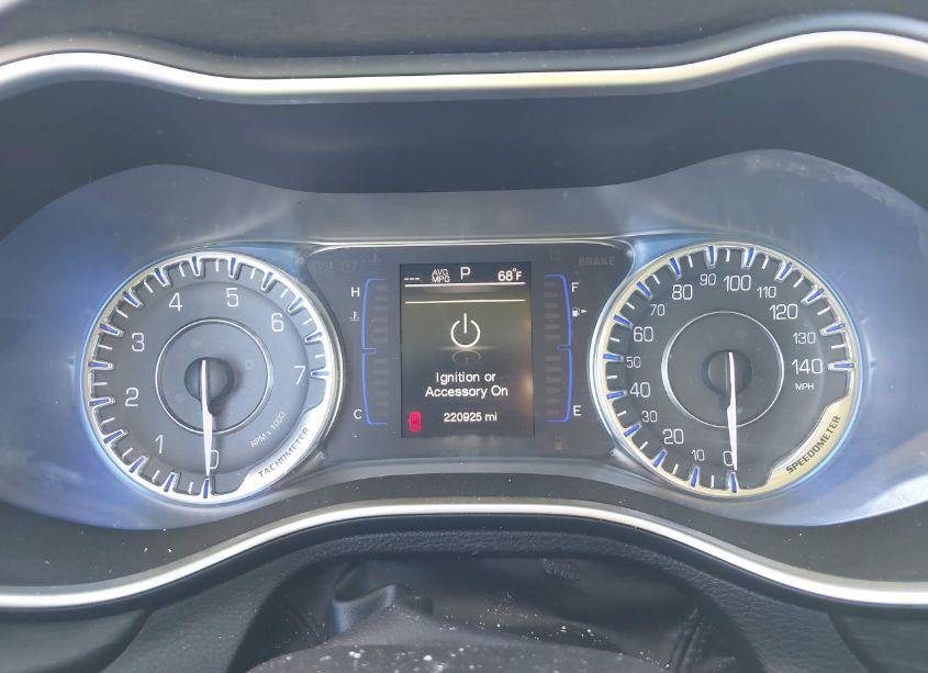 Photo 7 of 2015 Chrysler 200 LIMITED (VIN 1C3CCCAB1FN528426)