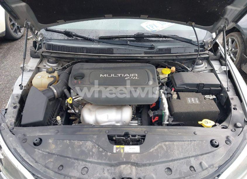 Photo 10 of 2015 Chrysler 200 LIMITED (VIN 1C3CCCAB1FN529592)