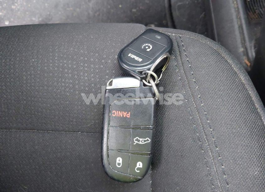 Photo 11 of 2015 Chrysler 200 LIMITED (VIN 1C3CCCAB1FN529592)