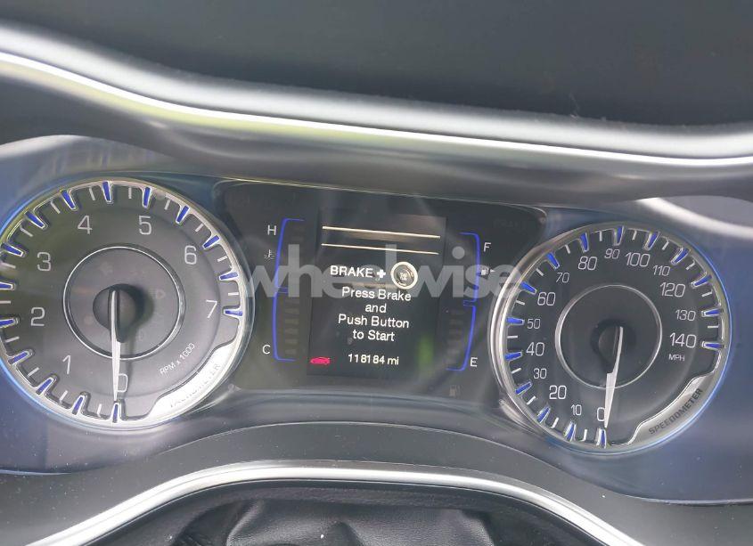 Photo 7 of 2015 Chrysler 200 LIMITED (VIN 1C3CCCAB1FN531729)