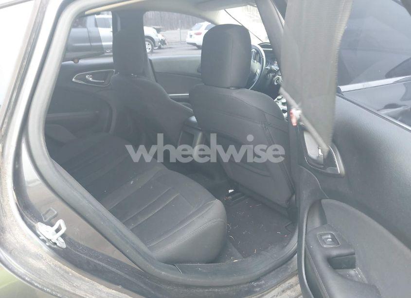 Photo 8 of 2015 Chrysler 200 LIMITED (VIN 1C3CCCAB1FN531729)