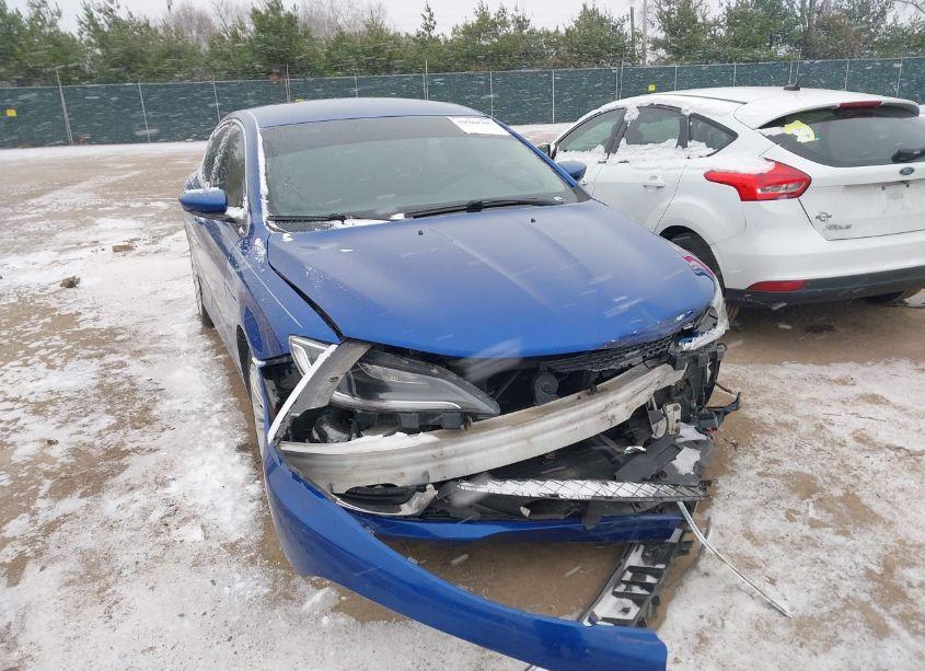 2015 Chrysler 200 LIMITED (VIN 1C3CCCAB1FN532962) main photo