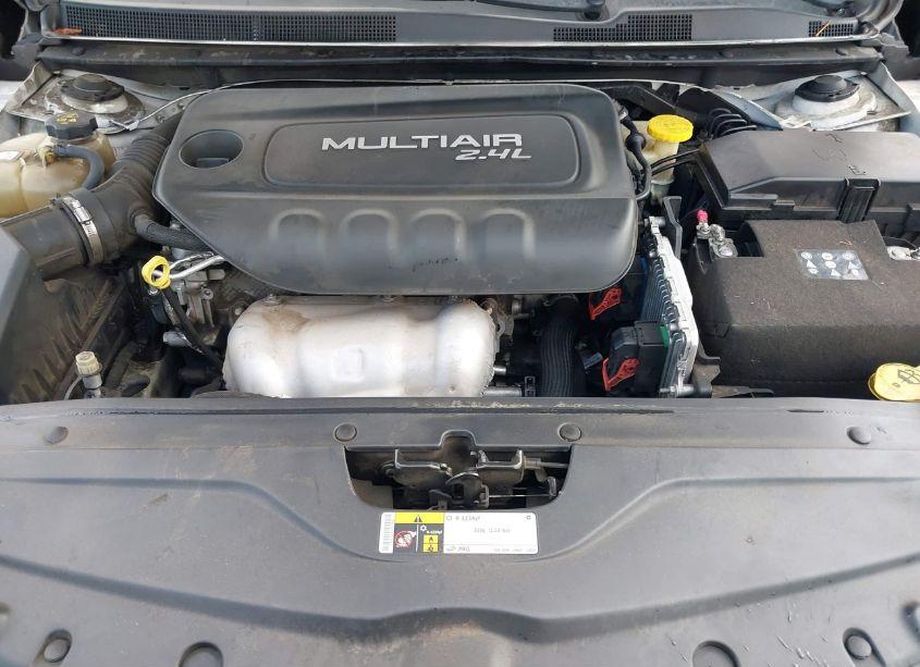 Photo 10 of 2015 Chrysler 200 LIMITED (VIN 1C3CCCAB1FN541404)