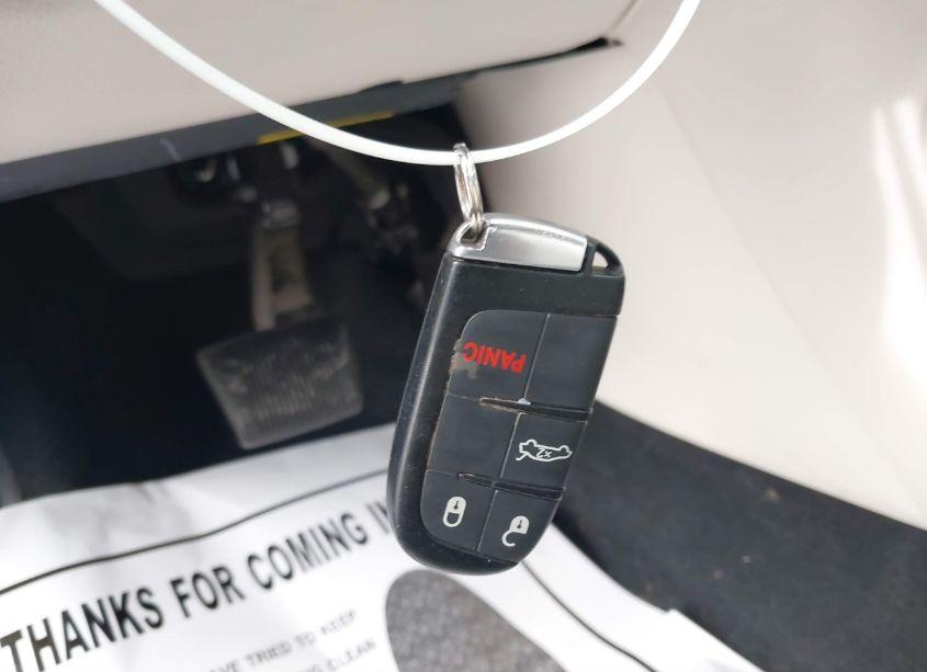 Photo 11 of 2015 Chrysler 200 LIMITED (VIN 1C3CCCAB1FN541404)