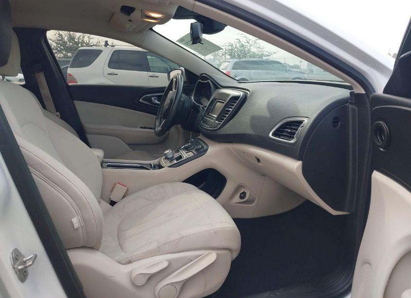 Photo 5 of 2015 Chrysler 200 LIMITED (VIN 1C3CCCAB1FN541404)