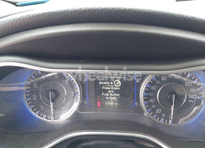 Photo 7 of 2015 Chrysler 200 LIMITED (VIN 1C3CCCAB1FN563712)