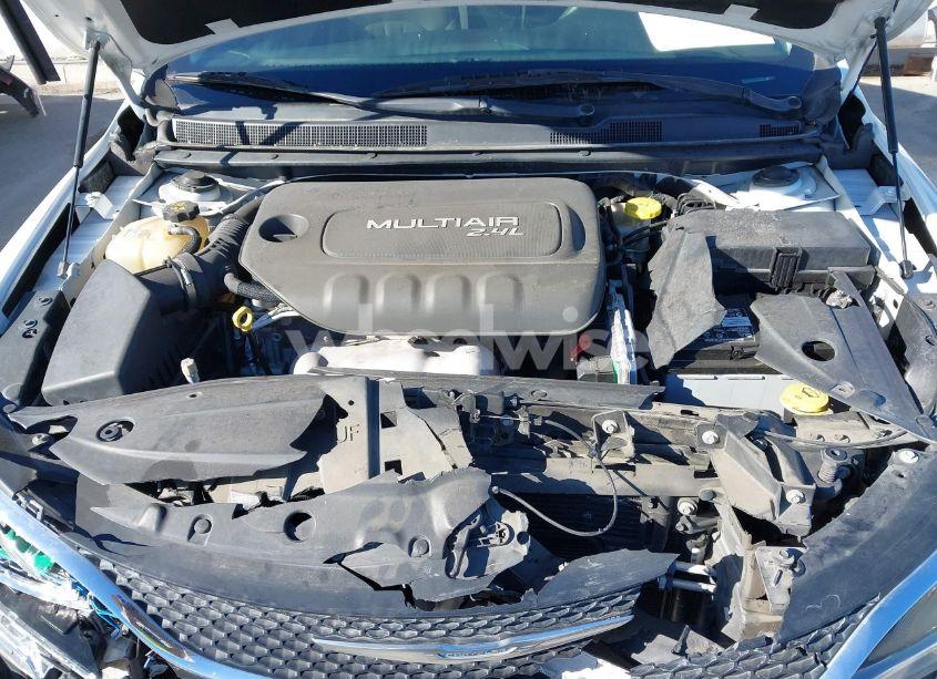 Photo 10 of 2015 Chrysler 200 LIMITED (VIN 1C3CCCAB1FN577819)