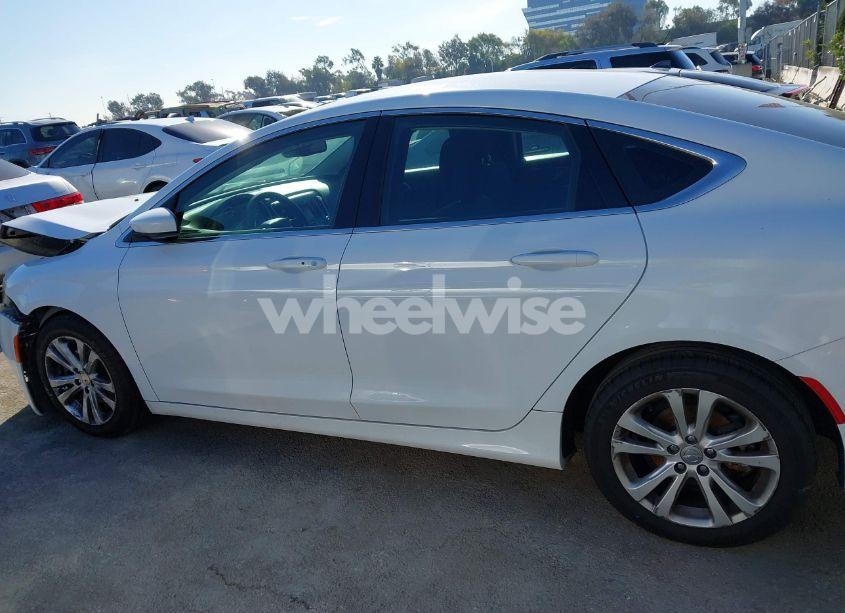 Photo 14 of 2015 Chrysler 200 LIMITED (VIN 1C3CCCAB1FN577819)