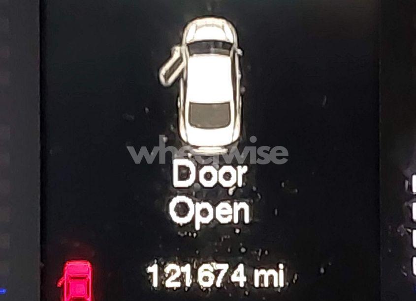 Photo 15 of 2015 Chrysler 200 LIMITED (VIN 1C3CCCAB1FN577819)