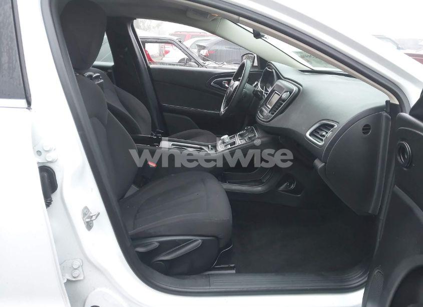 Photo 5 of 2015 Chrysler 200 LIMITED (VIN 1C3CCCAB1FN577819)