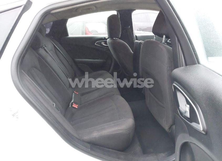 Photo 8 of 2015 Chrysler 200 LIMITED (VIN 1C3CCCAB1FN577819)