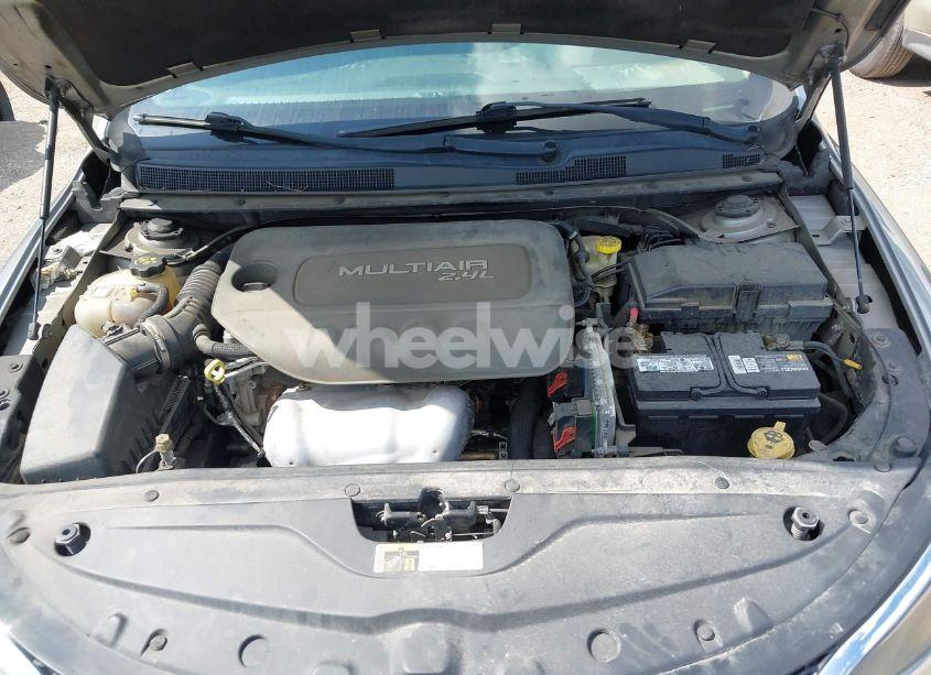 Photo 10 of 2015 Chrysler 200 LIMITED (VIN 1C3CCCAB1FN593471)