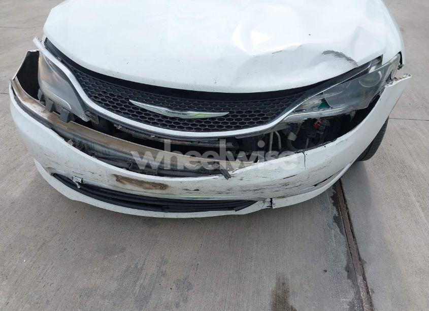 Photo 6 of 2015 Chrysler 200 LIMITED (VIN 1C3CCCAB1FN597777)