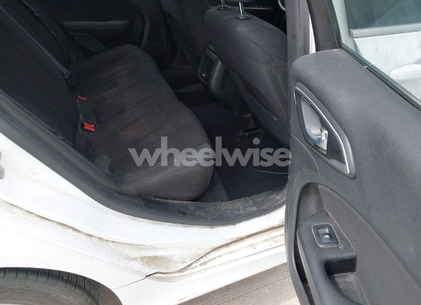 Photo 8 of 2015 Chrysler 200 LIMITED (VIN 1C3CCCAB1FN597777)