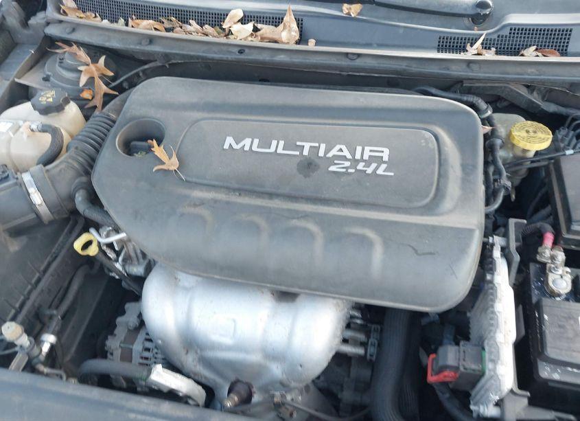 Photo 10 of 2015 Chrysler 200 LIMITED (VIN 1C3CCCAB1FN613895)