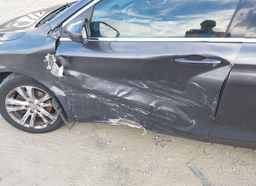 Photo 6 of 2015 Chrysler 200 LIMITED (VIN 1C3CCCAB1FN613895)