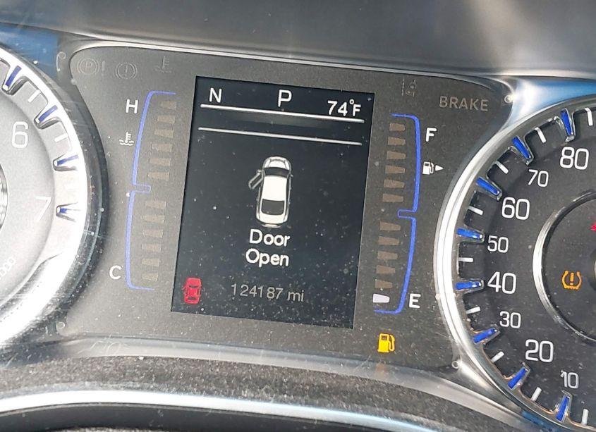 Photo 7 of 2015 Chrysler 200 LIMITED (VIN 1C3CCCAB1FN613895)