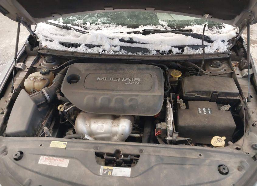 Photo 10 of 2015 Chrysler 200 LIMITED (VIN 1C3CCCAB1FN619101)