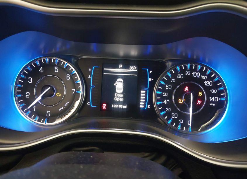 Photo 7 of 2015 Chrysler 200 LIMITED (VIN 1C3CCCAB1FN619101)