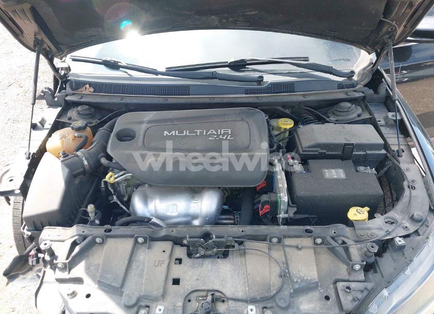 Photo 10 of 2015 Chrysler 200 LIMITED (VIN 1C3CCCAB1FN622466)