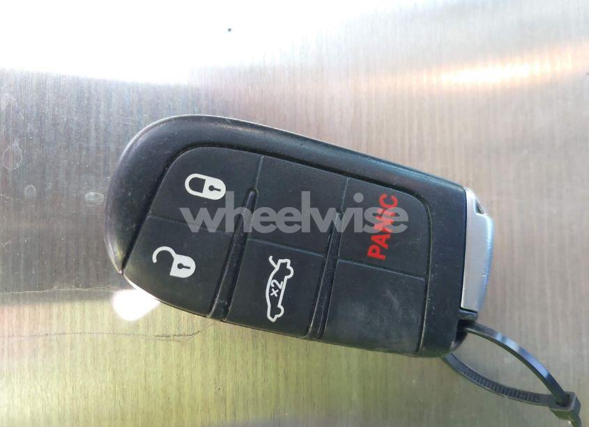 Photo 11 of 2015 Chrysler 200 LIMITED (VIN 1C3CCCAB1FN635363)