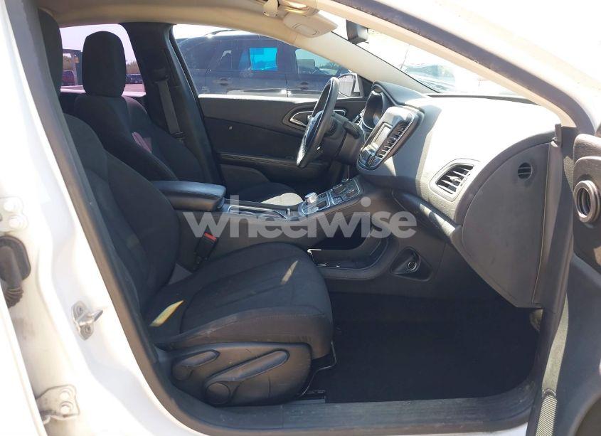 Photo 5 of 2015 Chrysler 200 LIMITED (VIN 1C3CCCAB1FN635363)