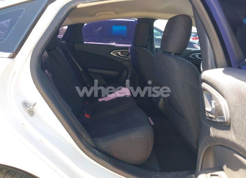 Photo 8 of 2015 Chrysler 200 LIMITED (VIN 1C3CCCAB1FN635363)