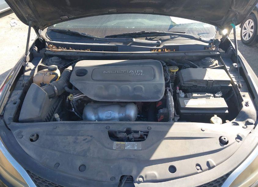 Photo 10 of 2015 Chrysler 200 LIMITED (VIN 1C3CCCAB1FN638442)