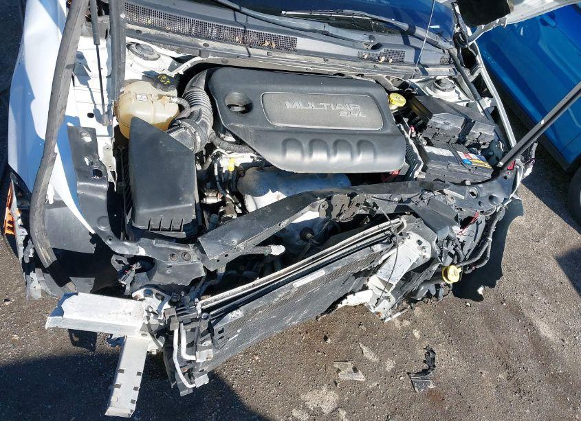 Photo 10 of 2015 Chrysler 200 LIMITED (VIN 1C3CCCAB1FN641745)