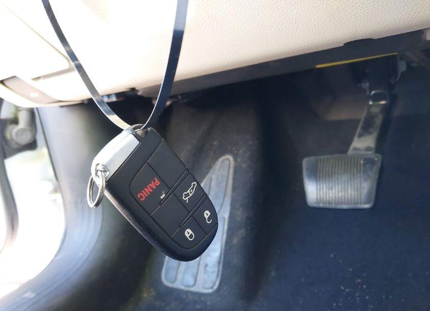 Photo 11 of 2015 Chrysler 200 LIMITED (VIN 1C3CCCAB1FN641745)