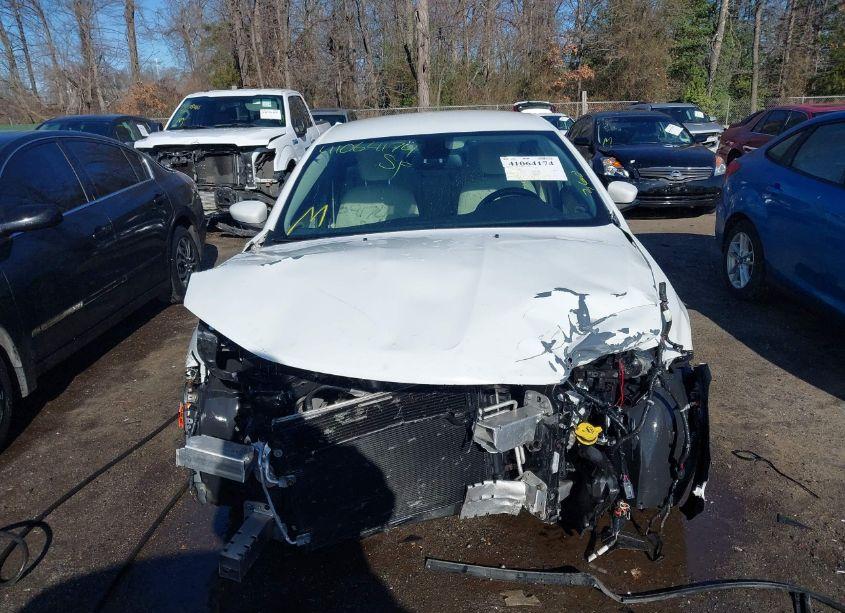 Photo 13 of 2015 Chrysler 200 LIMITED (VIN 1C3CCCAB1FN641745)