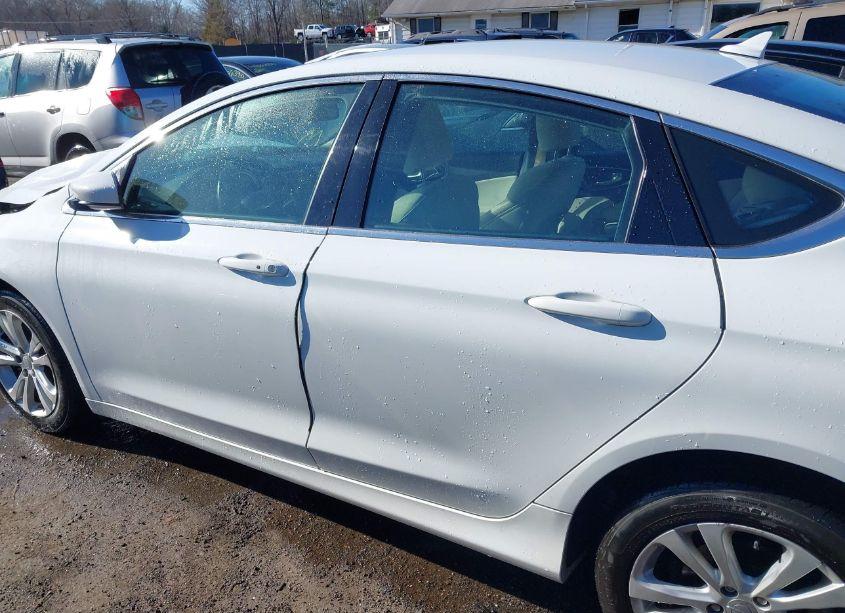 Photo 15 of 2015 Chrysler 200 LIMITED (VIN 1C3CCCAB1FN641745)