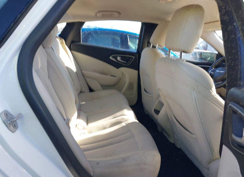 Photo 8 of 2015 Chrysler 200 LIMITED (VIN 1C3CCCAB1FN641745)