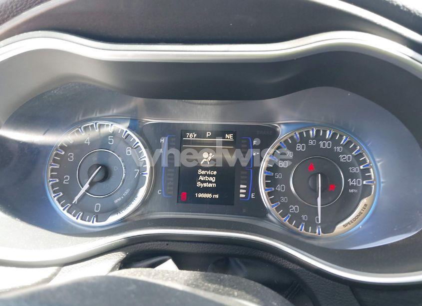 Photo 7 of 2015 Chrysler 200 LIMITED (VIN 1C3CCCAB1FN651398)