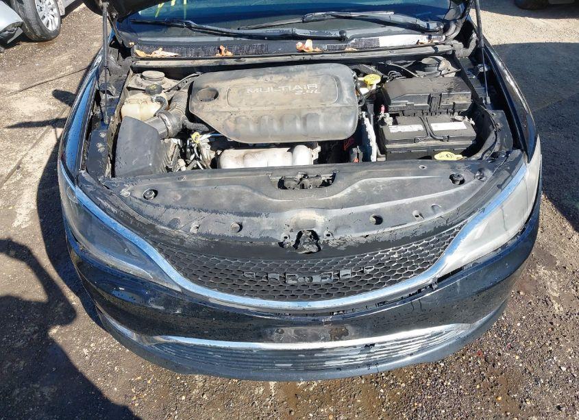 Photo 10 of 2015 Chrysler 200 LIMITED (VIN 1C3CCCAB1FN653989)