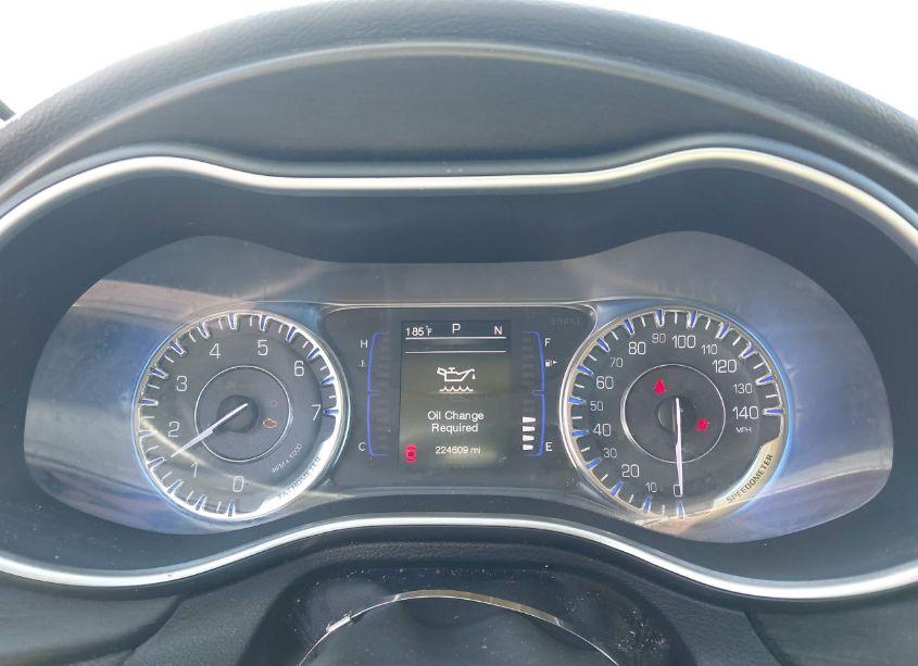 Photo 7 of 2015 Chrysler 200 LIMITED (VIN 1C3CCCAB1FN653989)