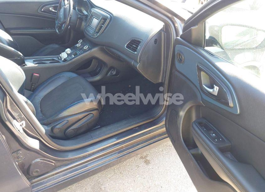 Photo 5 of 2015 Chrysler 200 LIMITED (VIN 1C3CCCAB1FN657041)