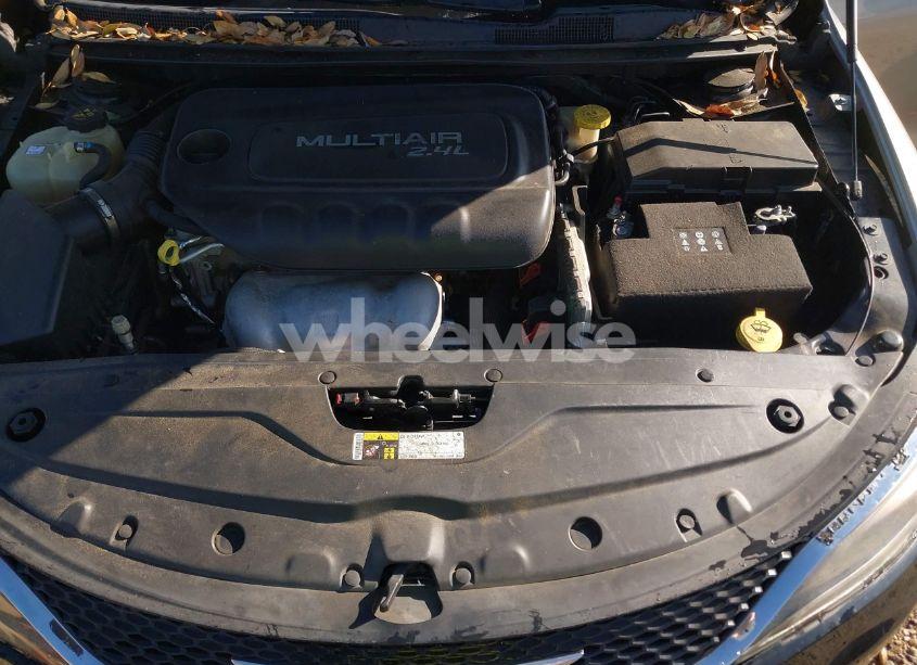 Photo 10 of 2015 Chrysler 200 LIMITED (VIN 1C3CCCAB1FN664412)