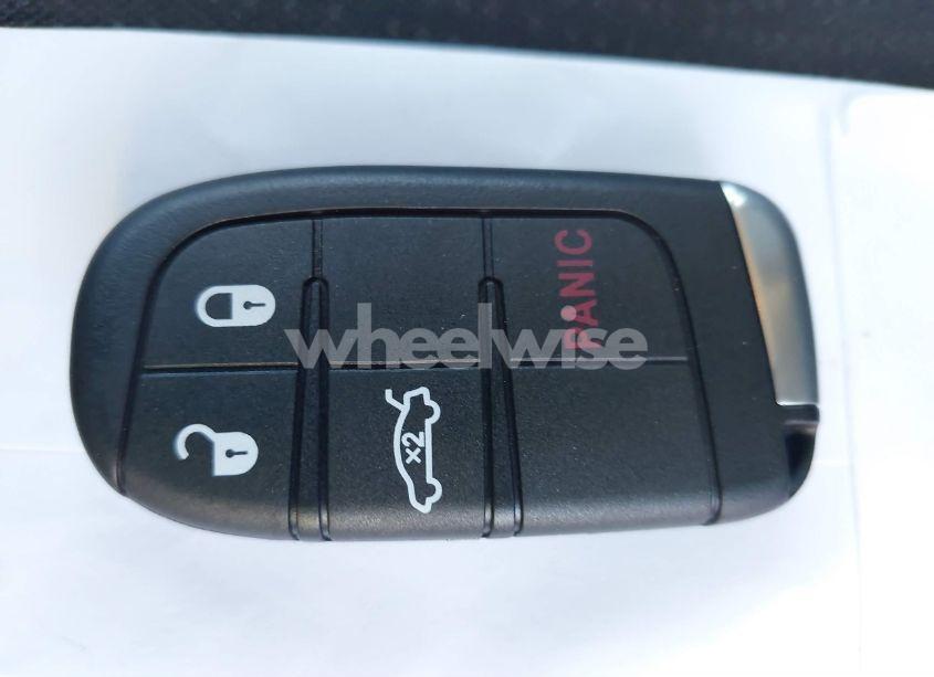 Photo 11 of 2015 Chrysler 200 LIMITED (VIN 1C3CCCAB1FN664412)