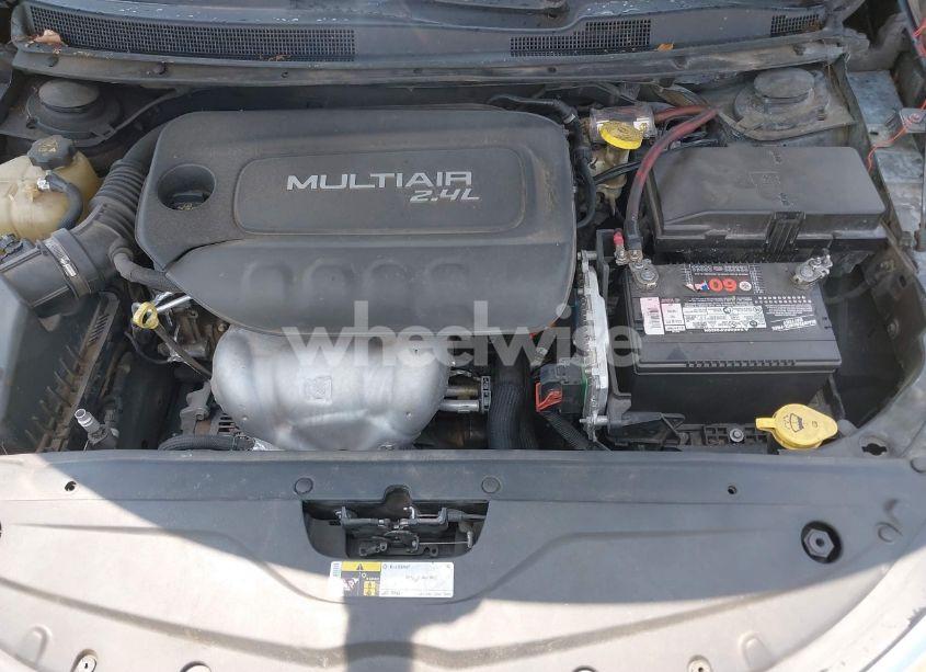 Photo 10 of 2015 Chrysler 200 LIMITED (VIN 1C3CCCAB1FN670341)