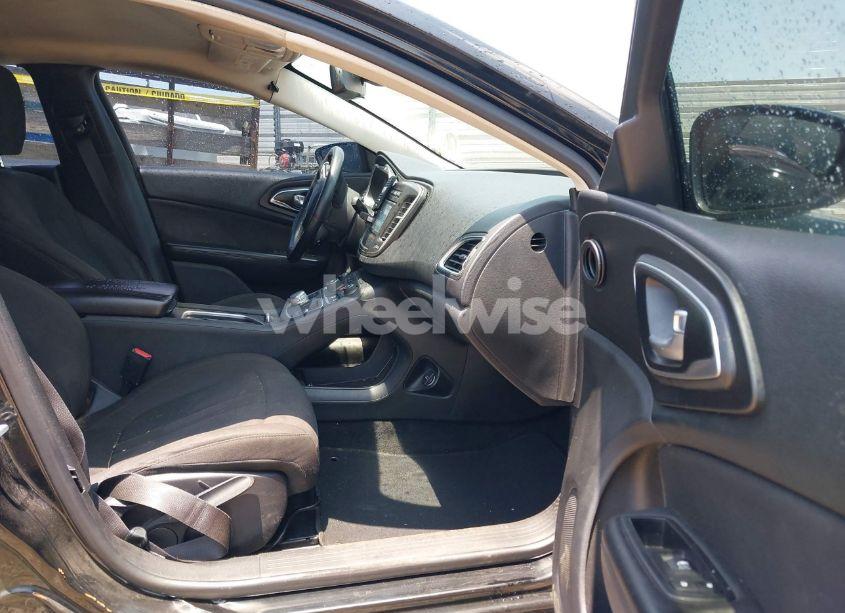 Photo 5 of 2015 Chrysler 200 LIMITED (VIN 1C3CCCAB1FN670341)