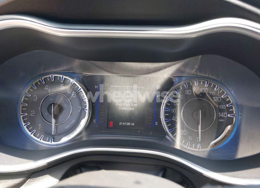 Photo 7 of 2015 Chrysler 200 LIMITED (VIN 1C3CCCAB1FN670341)