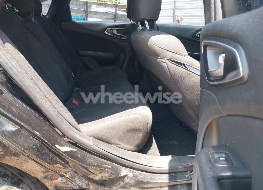 Photo 8 of 2015 Chrysler 200 LIMITED (VIN 1C3CCCAB1FN670341)