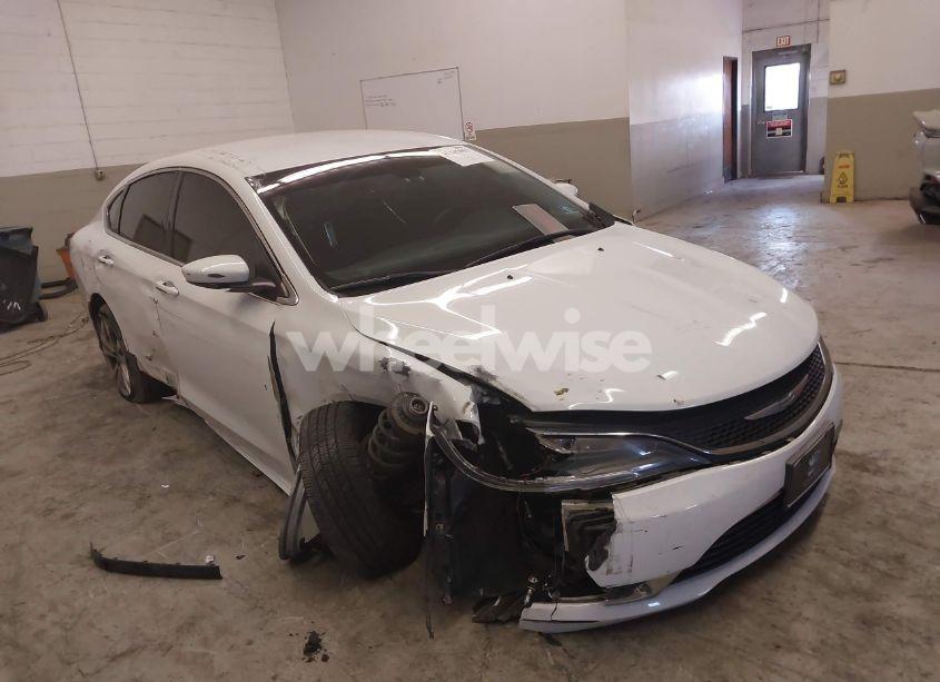 2015 Chrysler 200 LIMITED (VIN 1C3CCCAB1FN676902) main photo