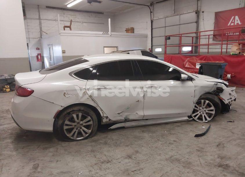 Photo 14 of 2015 Chrysler 200 LIMITED (VIN 1C3CCCAB1FN676902)