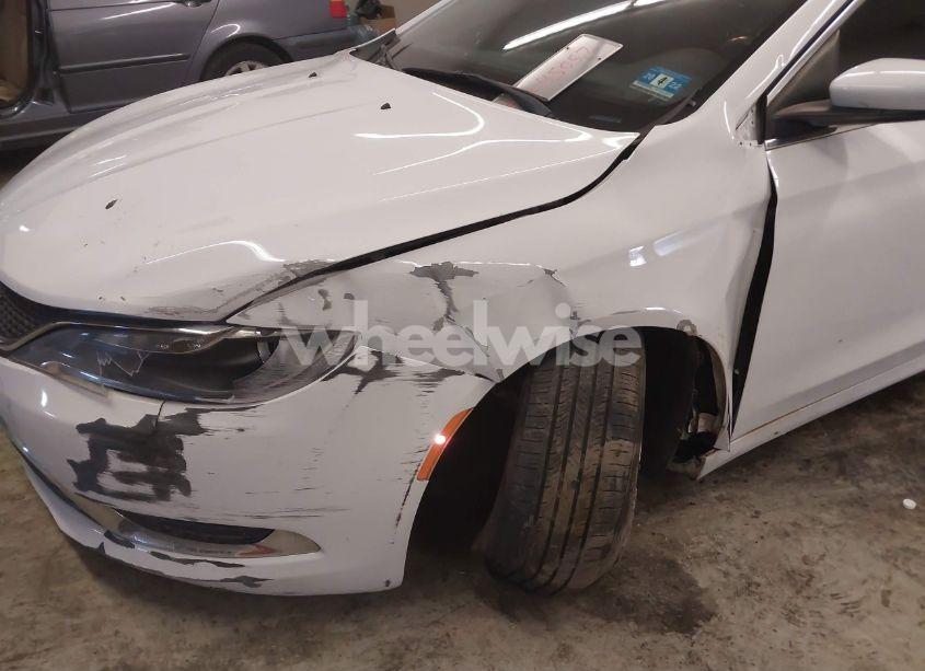 Photo 18 of 2015 Chrysler 200 LIMITED (VIN 1C3CCCAB1FN676902)