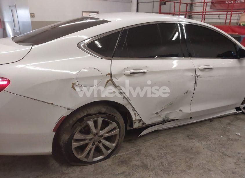 Photo 20 of 2015 Chrysler 200 LIMITED (VIN 1C3CCCAB1FN676902)