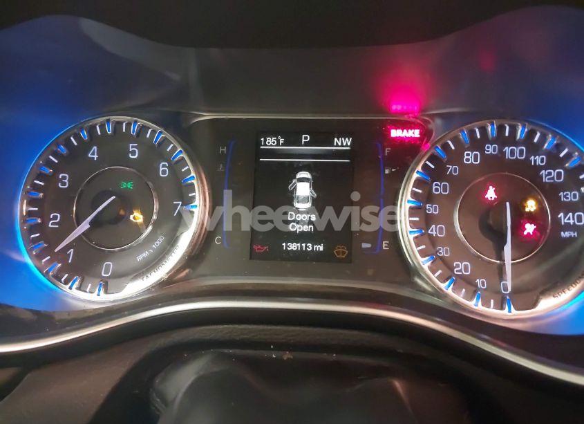 Photo 7 of 2015 Chrysler 200 LIMITED (VIN 1C3CCCAB1FN676902)